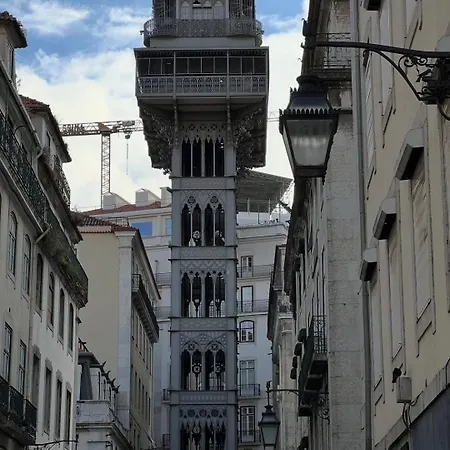 2 Bedroom Central Lisbon Apartment Near Graca-Alfama-Baixa-Rossio With Private Parking *