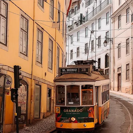 2 Bedroom Central Lisbon Apartment Near Graca-Alfama-Baixa-Rossio With Private Parking *